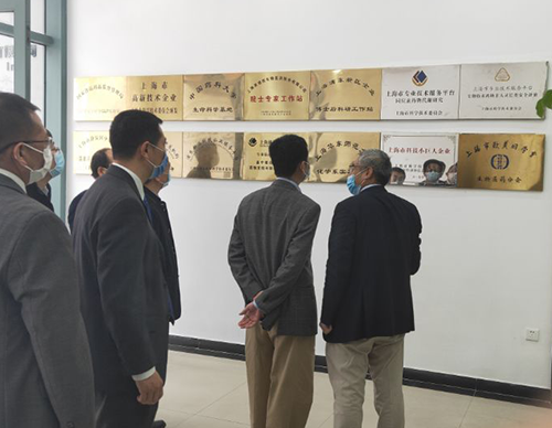 吴清副市长一行听取了k8凯发国际关于一站式综合研发服务的技术实力介绍