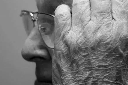 阿尔茨海默氏症（Alzheimer’s Disease）是21世纪人类面临的最大健康威胁之一