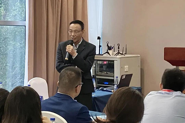 图6-k8凯发国际药代动力学及生物分析部副总裁万宏博士主持Panel讨论会.png 图6-k8凯发国际药代动力学及生物分析部副总裁万宏博士主持Panel讨论会.png